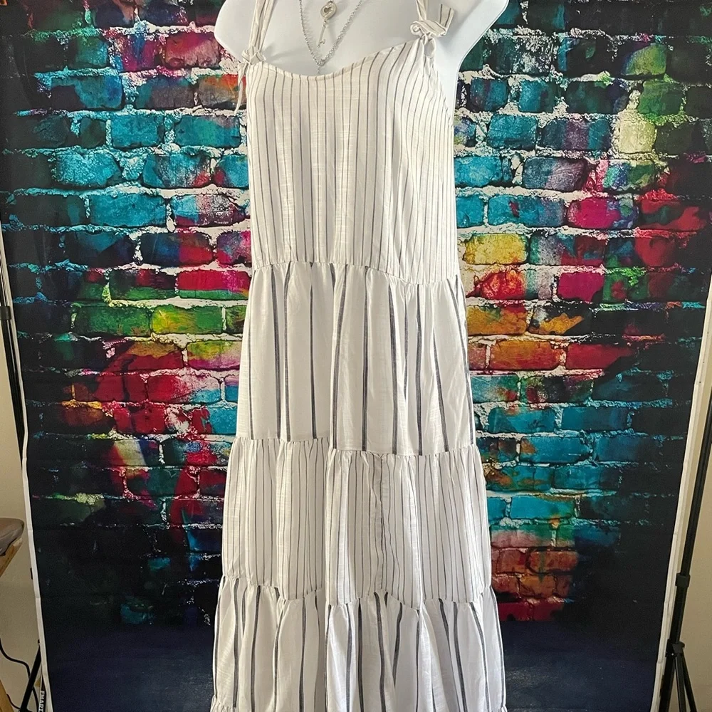 Riley & Rae - Picture 2 of 5